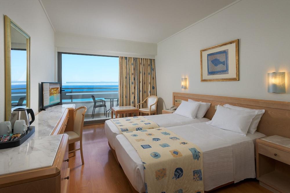 Отель Oceanis 4*